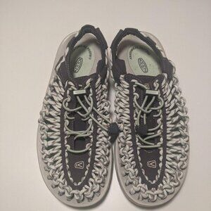 KEEN Women Outdoor Comfort Sandals. Size 8.5